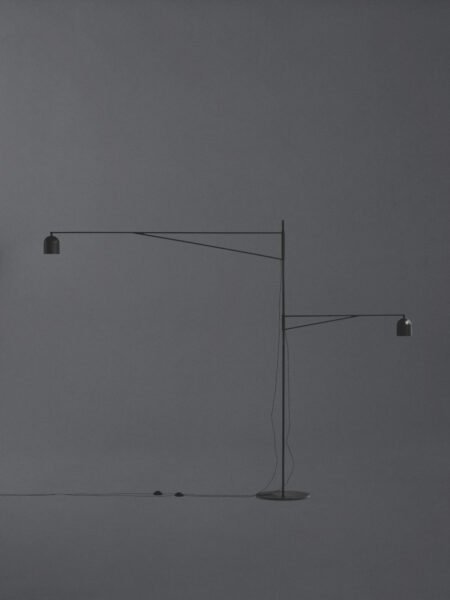 Awkward Floor Lamp Anatomy Design karakter