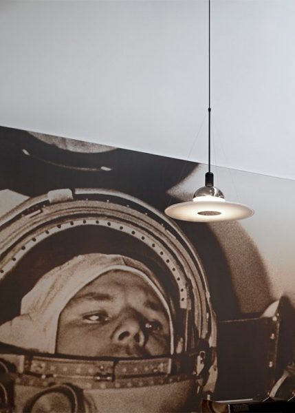 Frisbi from Flos Pendants and Chandeliers by Achille Castiglioni