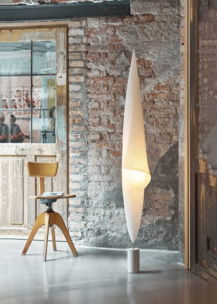 Wo-Tum-Bu 1 from Ingo Maurer Floor Lamps by dDagmar Mombach