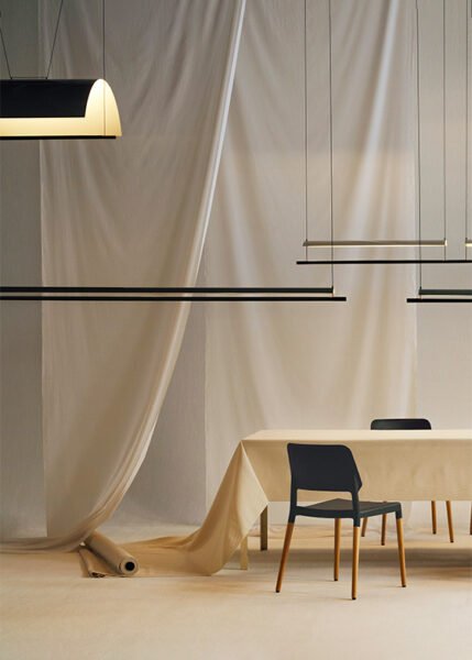 Lámina Mayor from Santa & Cole Pendants and Chandeliers by Antoni Arola