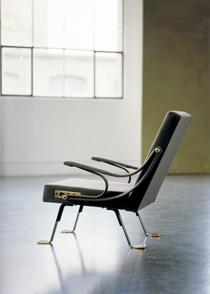 Digamma Armchair