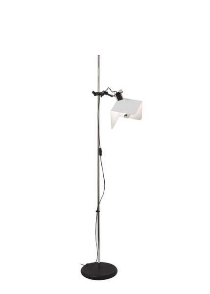 Image of a modern Triedro Floor Lamp with a contoured metal lampshade made of three parts. The lamp features a double joint that allows the light source to be rotated and adjusted flexibly. Available in white, black, or chrome finish.