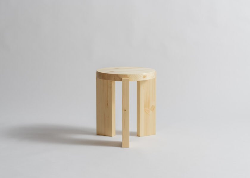 015 Stool by Vaarnii