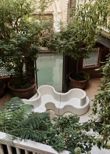Cloverleaf In & Outdoor Sofa from Verpan Sofas by Verner Panton