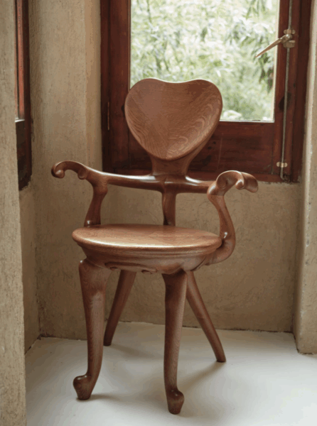 Calvet Armchair Antoni Gaudi BD Barcelona