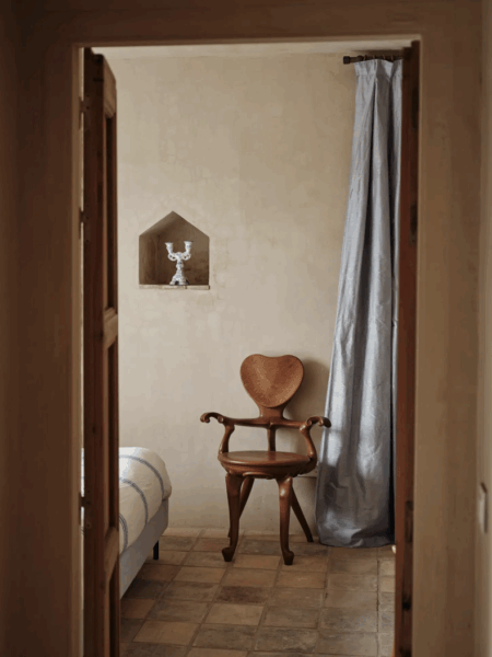 Calvet Armchair from BD Barcelona by Antoni Gaudí