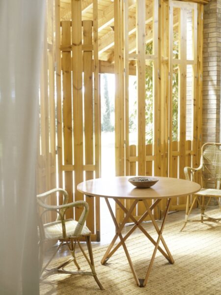 Subeybaja from Santa & Cole Dining Tables by Robert Heritage + Roger Webb