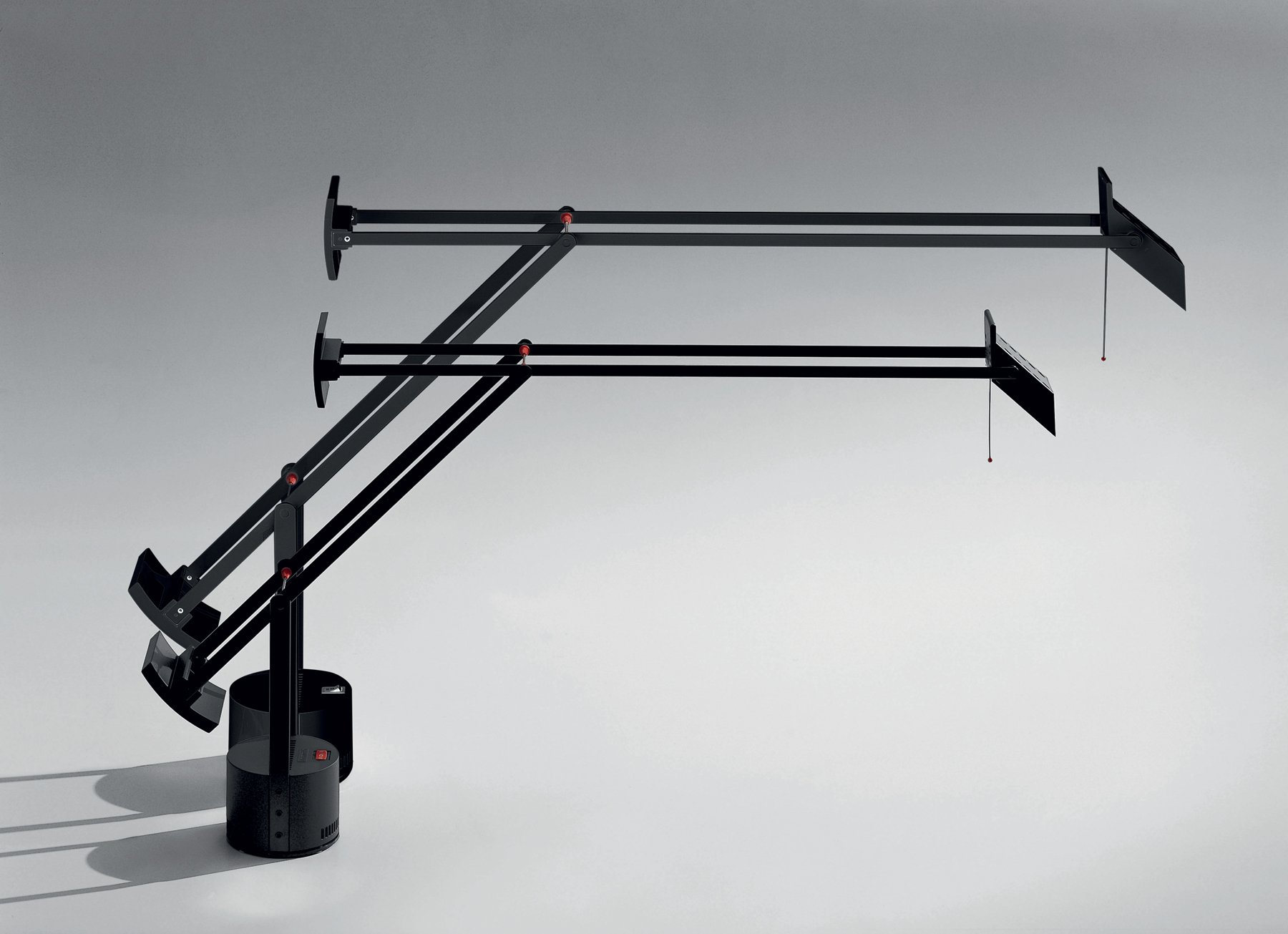 Tizio_table_low_1 - rewire Tizio Classic from Artemide Table Lamps by Richard Sapper