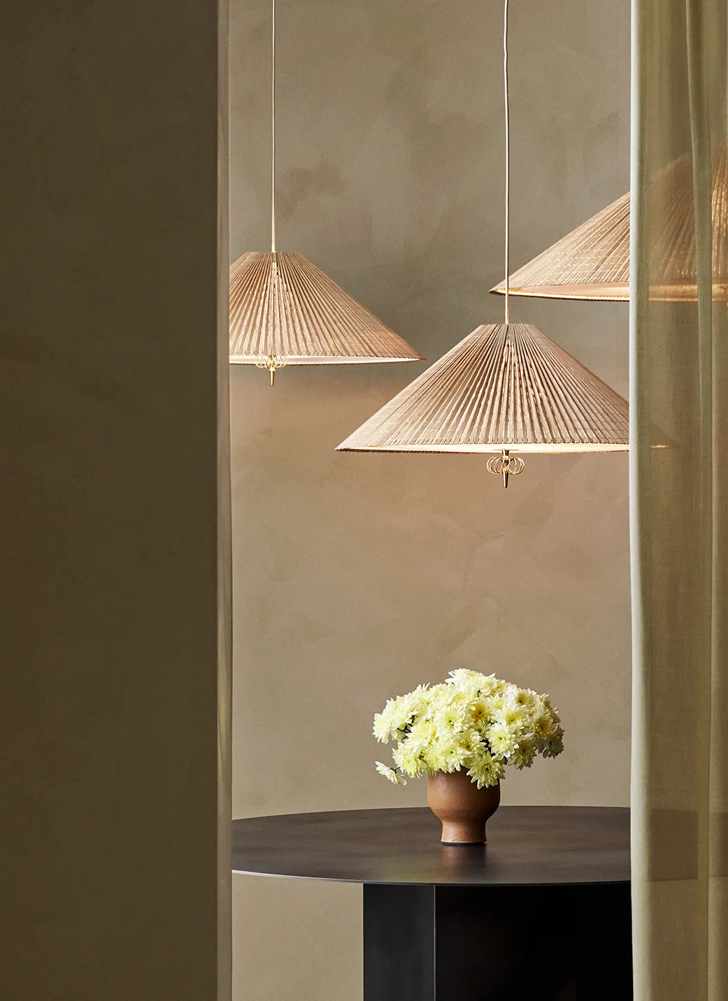 10119353_l_1972+pendant_bamboo+shade | rewire 1972 Pendant from Gubi Pendants & Chandeliers by Paavo Tynell