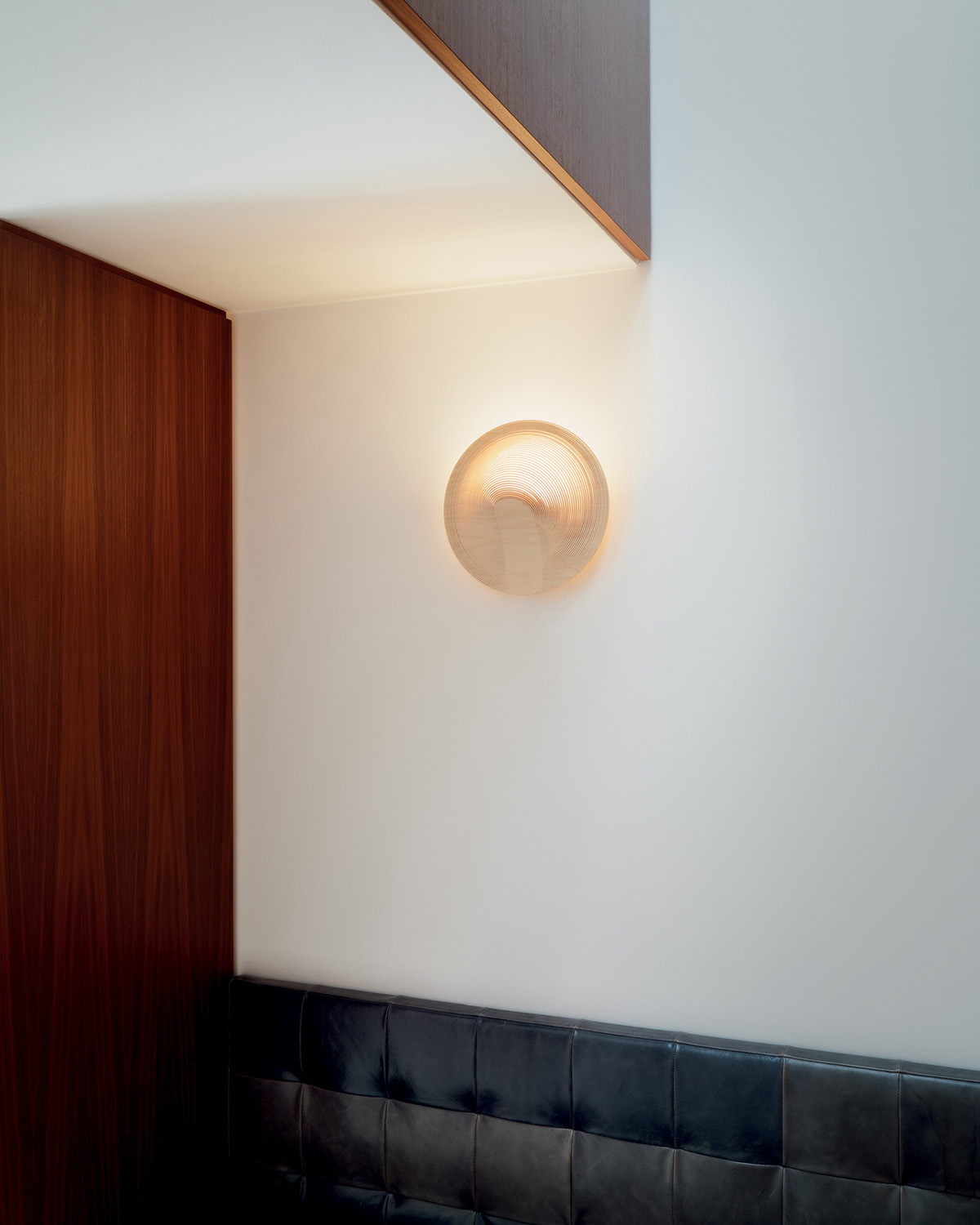 2 | rewire Illan Wall by Zsuzsanna Horvath for Luceplan